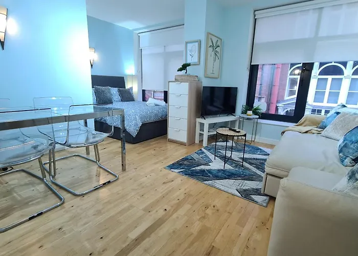 Impressive Apartment At Leeds City Centre